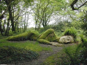 The-Peaceful-Sleeping-Goddess-in-Heligan-England